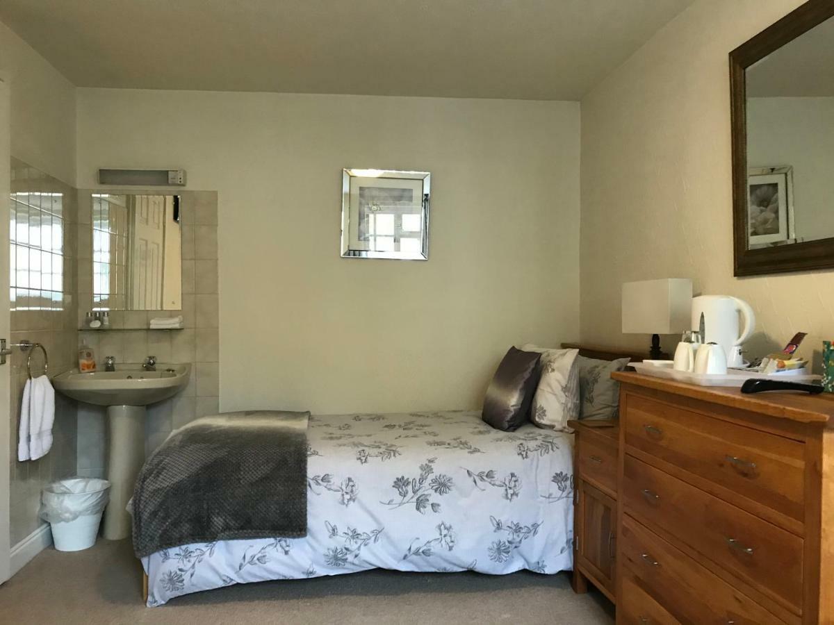 Bridge Farm Hotel 리즈 외부 사진