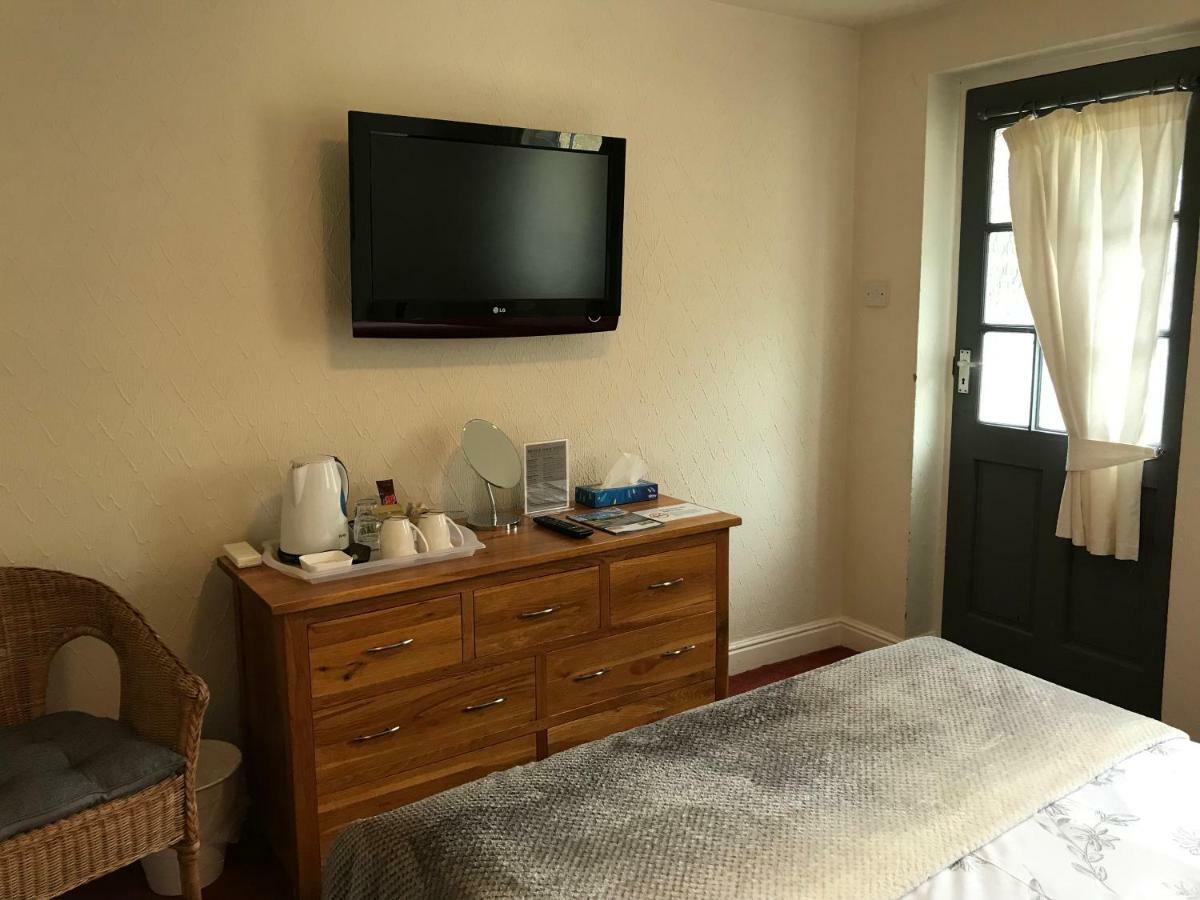 Bridge Farm Hotel 리즈 외부 사진